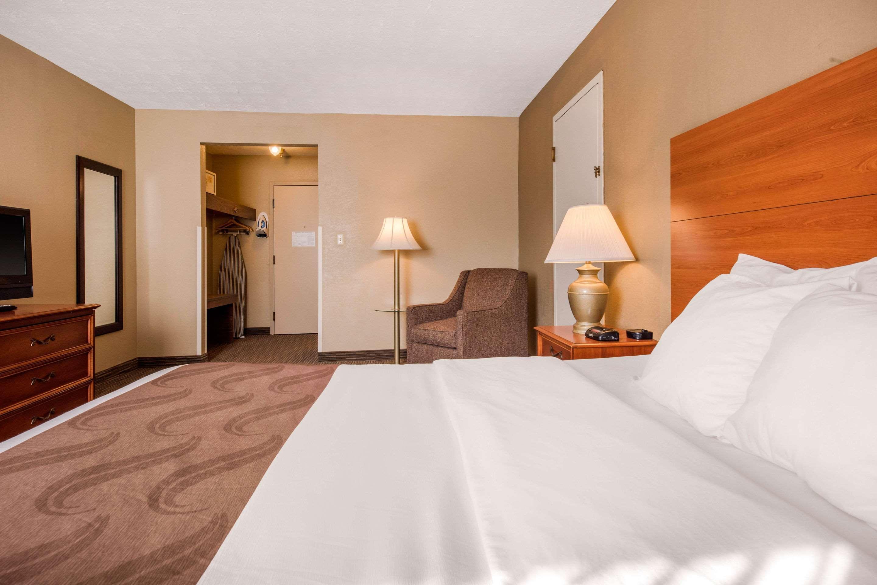 Quality Inn & Suites New Castle Ngoại thất bức ảnh