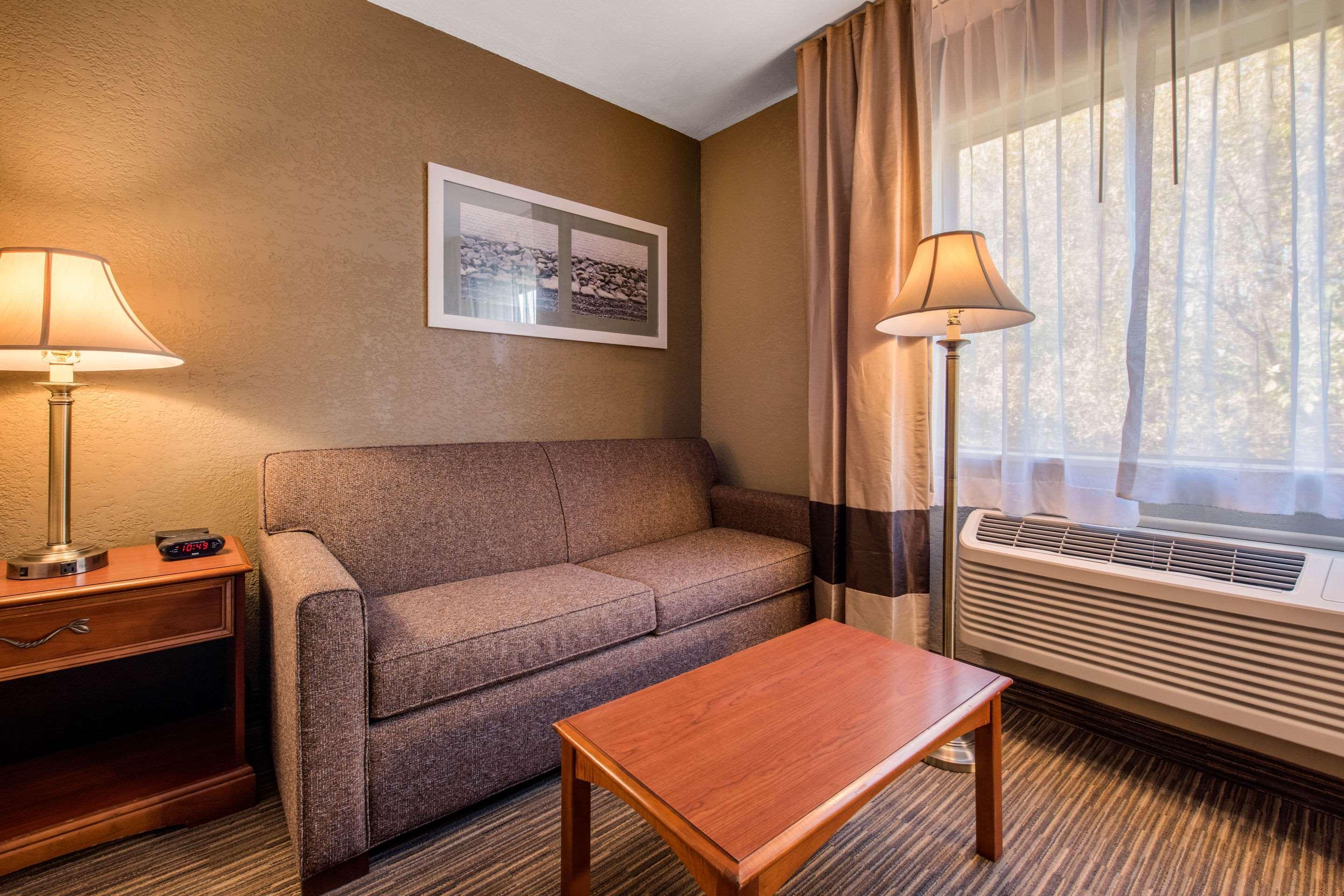 Quality Inn & Suites New Castle Ngoại thất bức ảnh