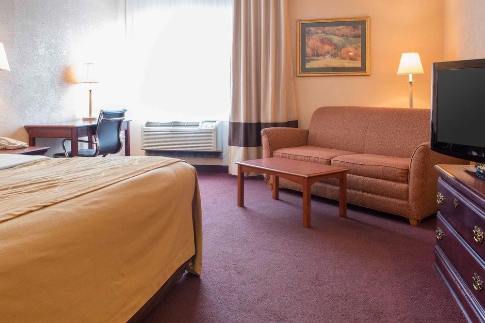 Quality Inn & Suites New Castle Ngoại thất bức ảnh