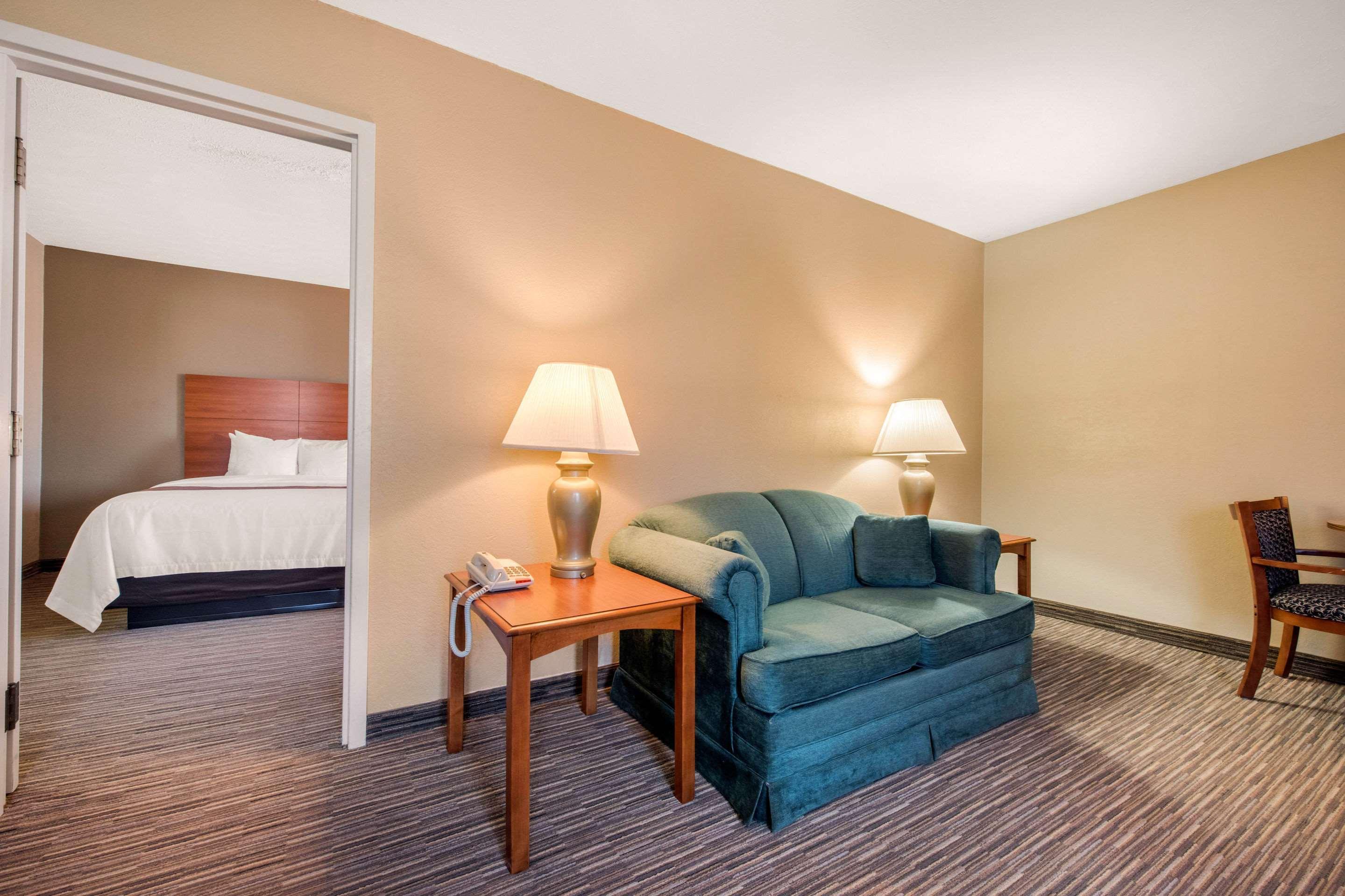 Quality Inn & Suites New Castle Ngoại thất bức ảnh