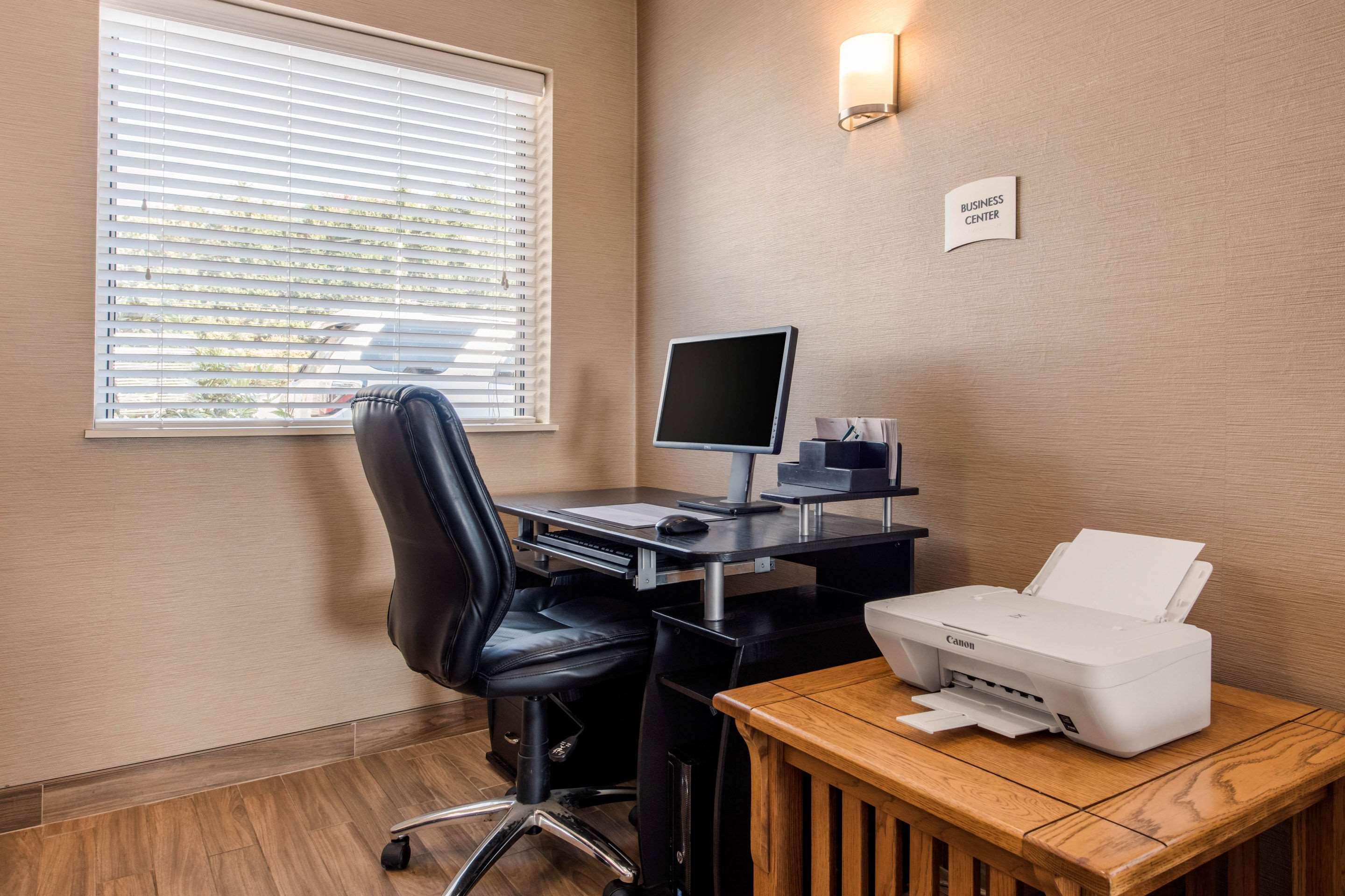 Quality Inn & Suites New Castle Ngoại thất bức ảnh
