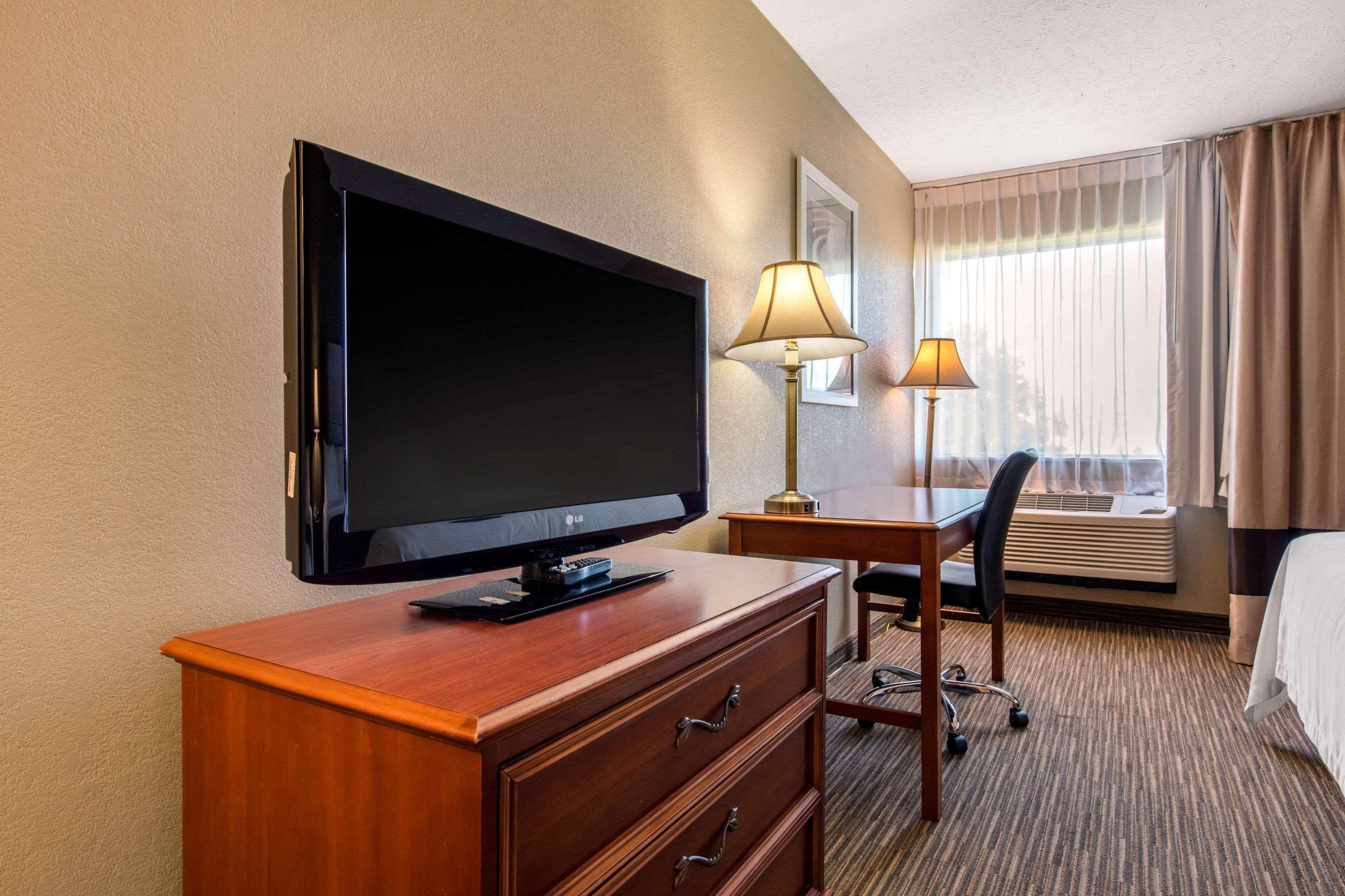 Quality Inn & Suites New Castle Ngoại thất bức ảnh