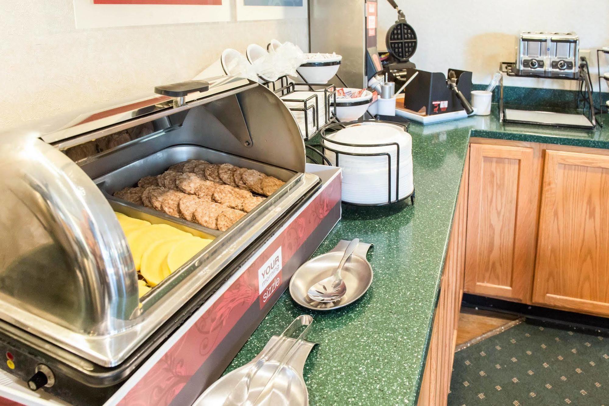 Quality Inn & Suites New Castle Ngoại thất bức ảnh