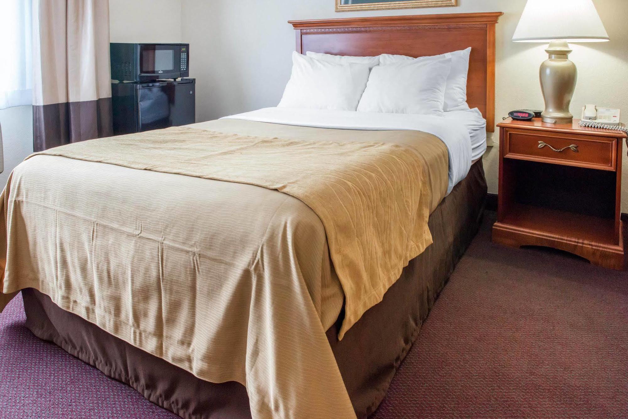 Quality Inn & Suites New Castle Ngoại thất bức ảnh