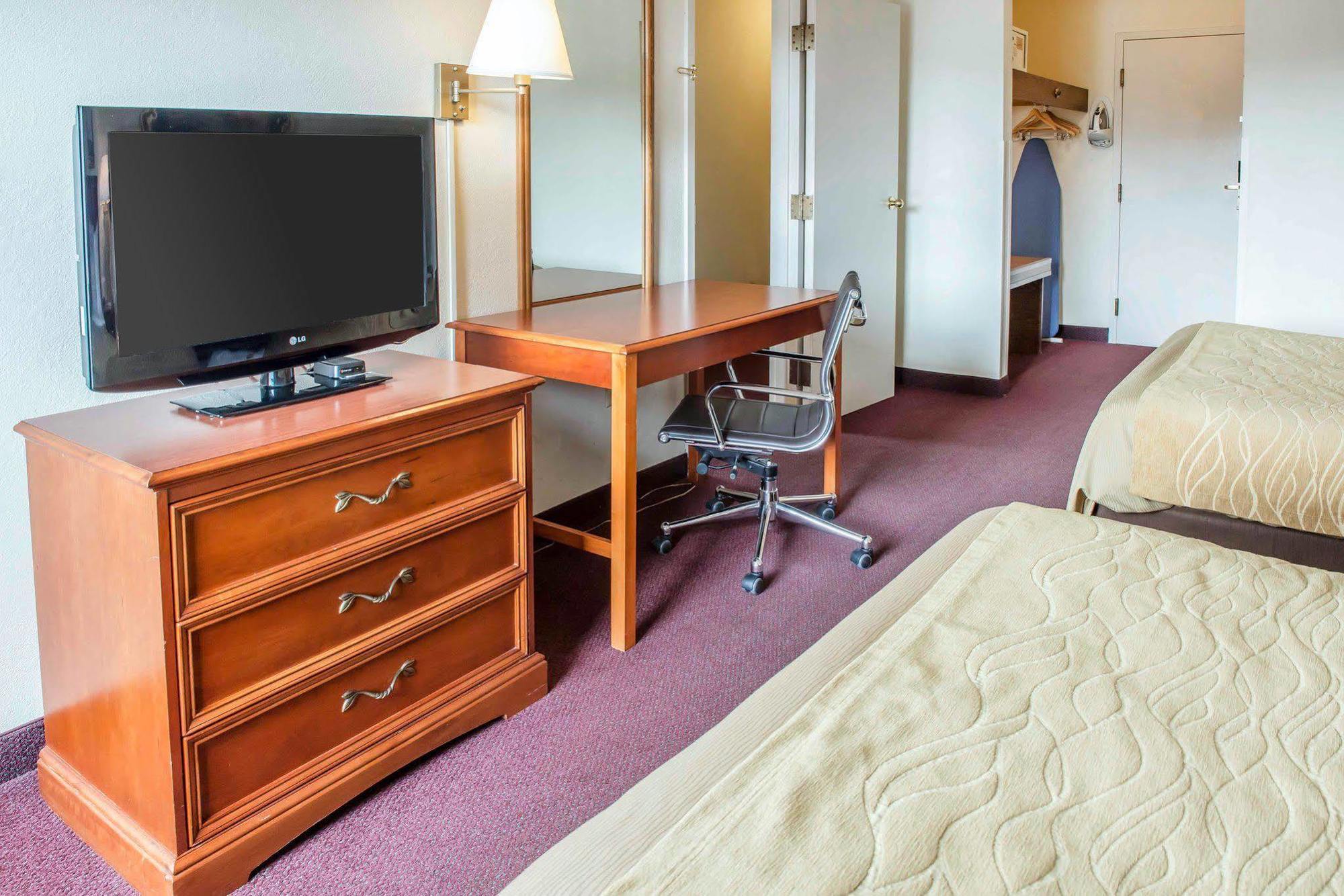 Quality Inn & Suites New Castle Ngoại thất bức ảnh