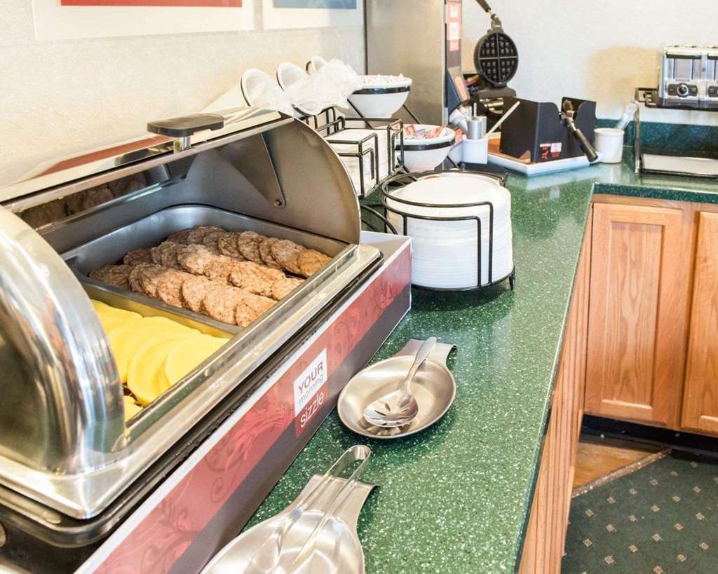 Quality Inn & Suites New Castle Nhà hàng bức ảnh